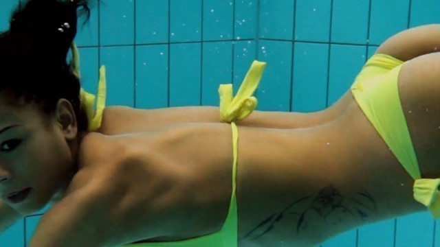 Yellow neon bikini big tits babe underwater - Zlata