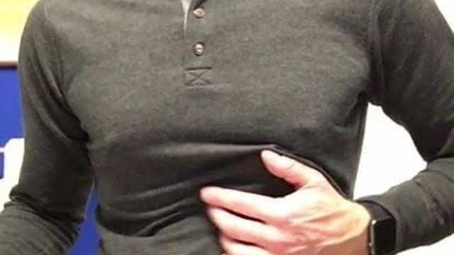 Dutch guy jerking off after work. Cumming in the badkammer!